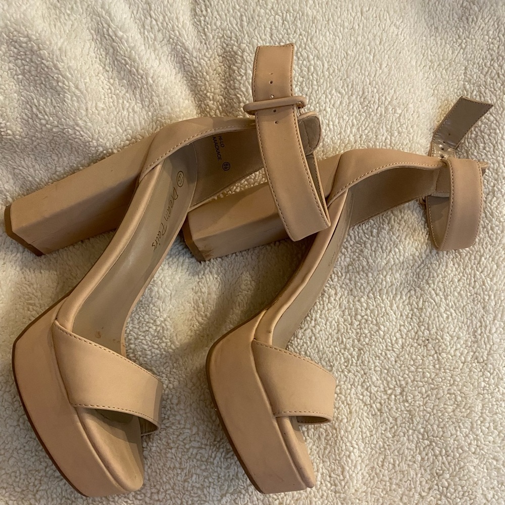 BEIGE HEELS
